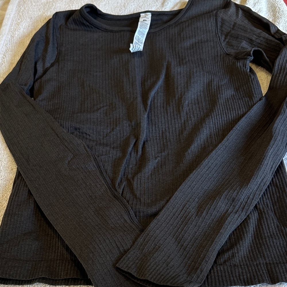 Lululemon -built in bra - Ribbed Long Sleeve Top size 8
